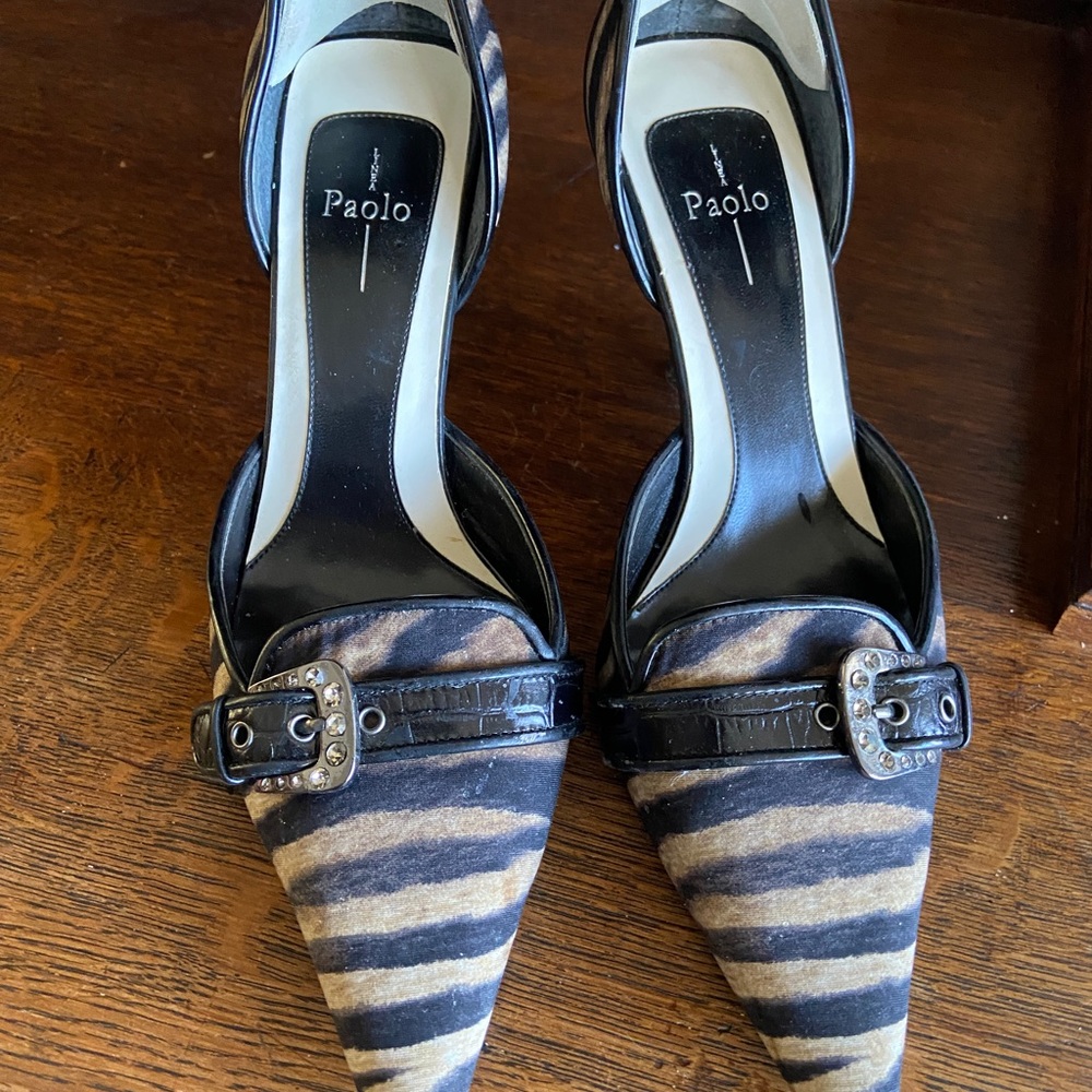 PAOLO DESIGNER ANIMAL PRINT PUMPS  size 8